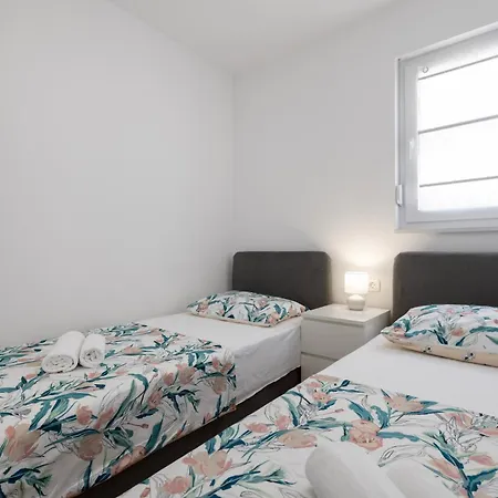 Apartment Samed Makarska